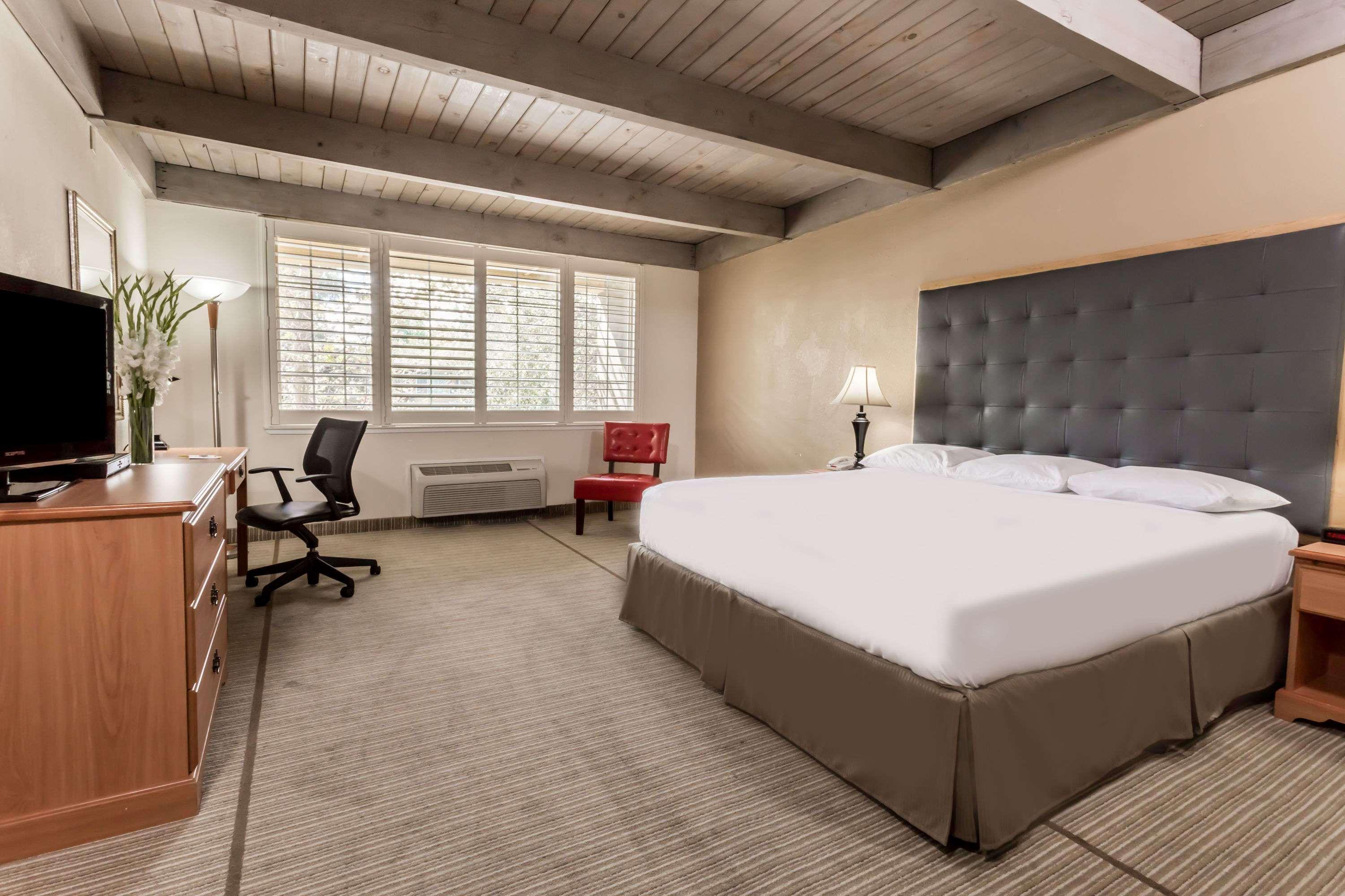 Prodigy Hotel, A Days Inn By Wyndham Davis Exterior foto