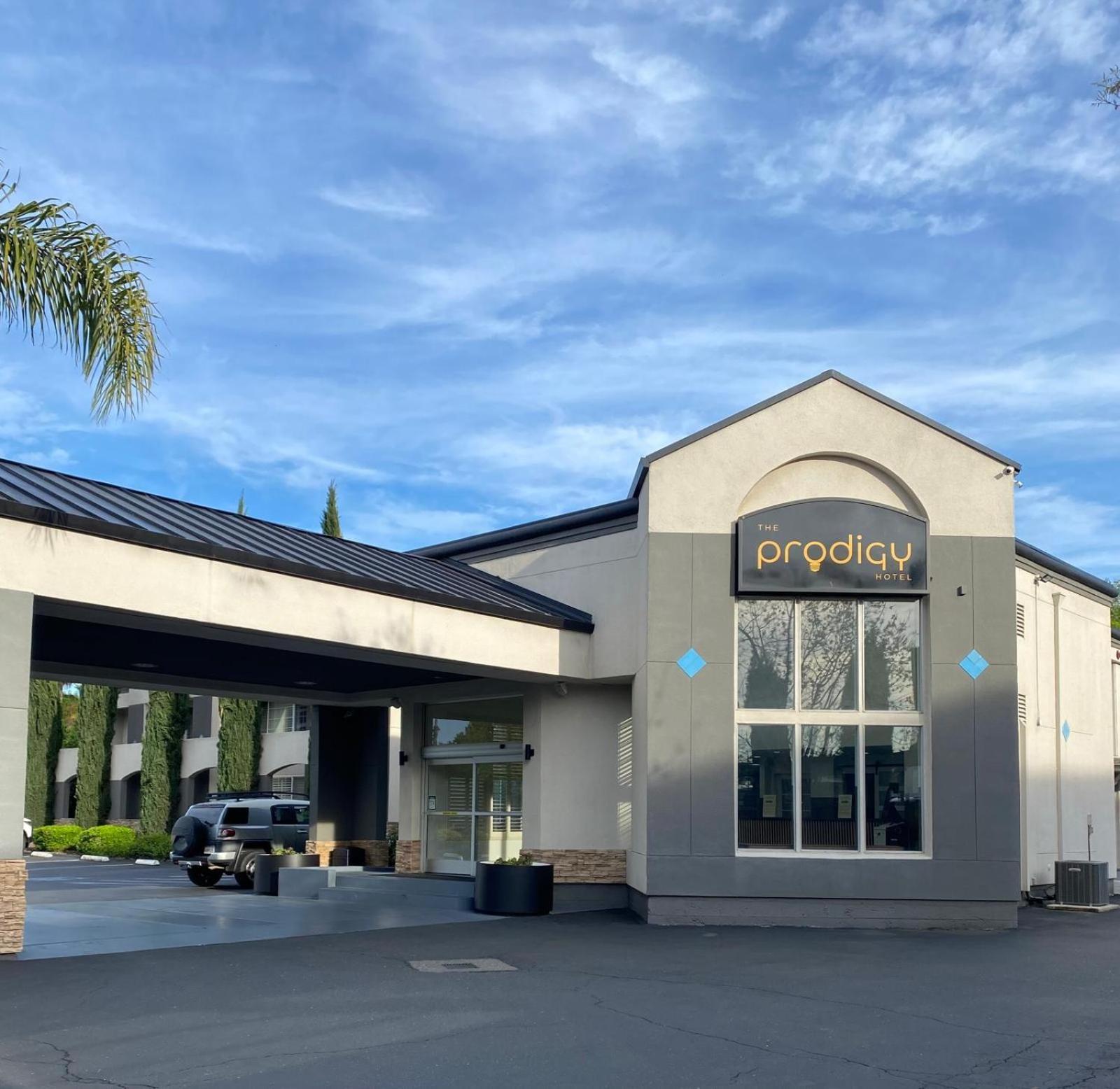 Prodigy Hotel, A Days Inn By Wyndham Davis Exterior foto