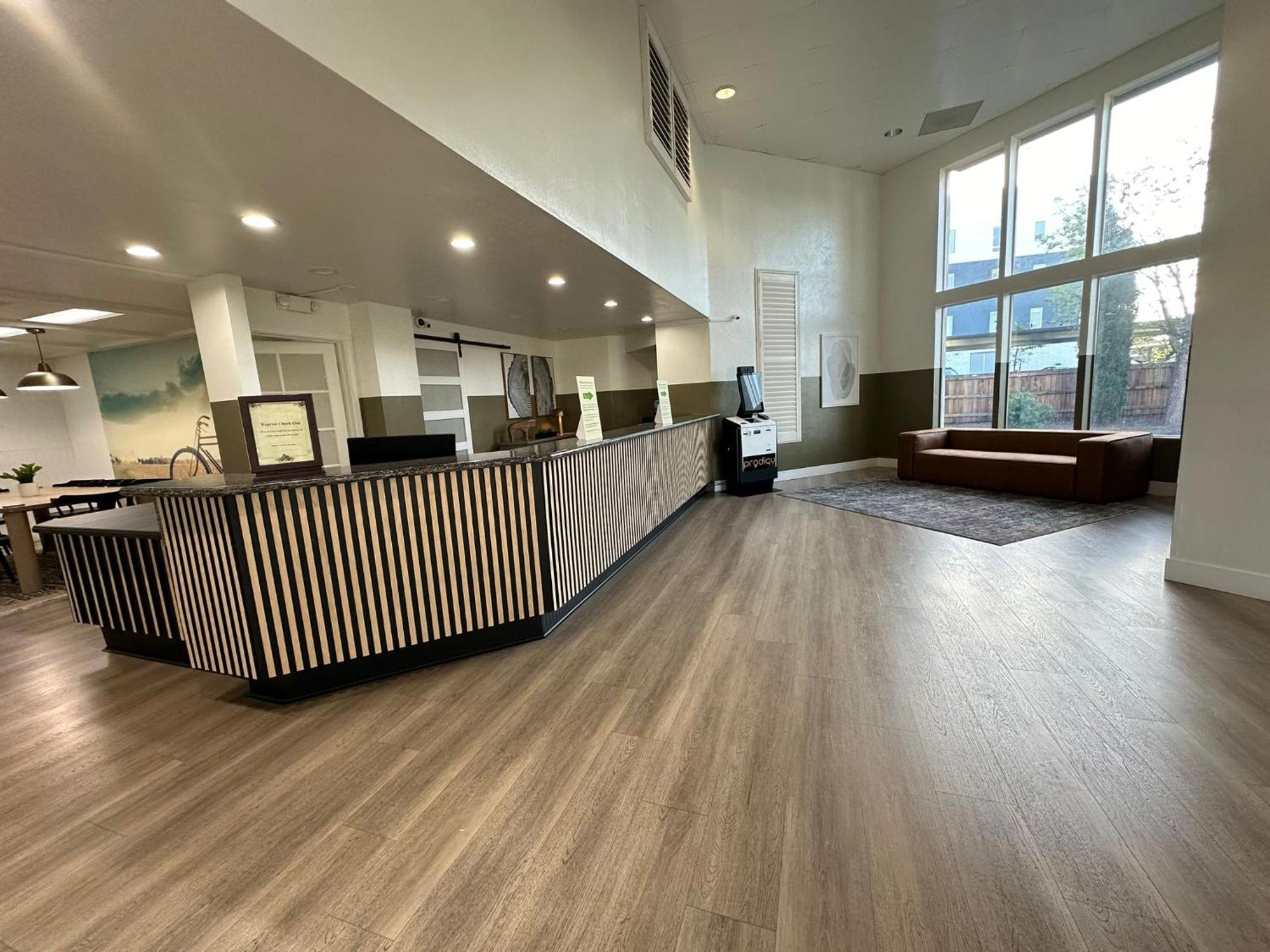 Prodigy Hotel, A Days Inn By Wyndham Davis Exterior foto
