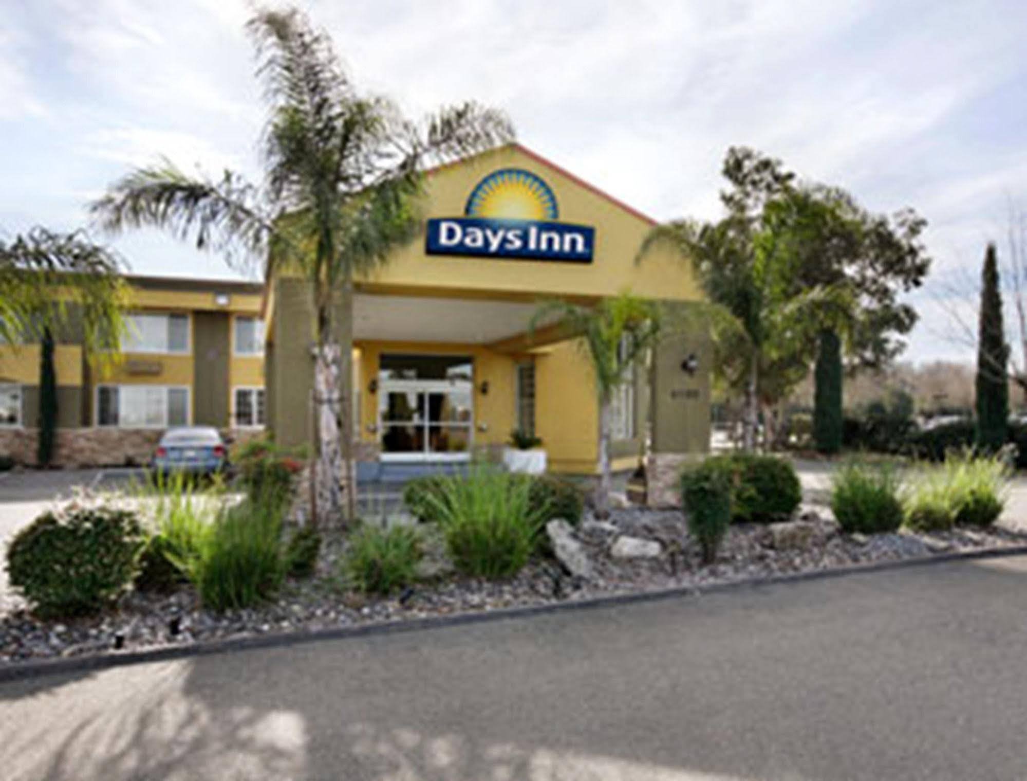 Prodigy Hotel, A Days Inn By Wyndham Davis Exterior foto