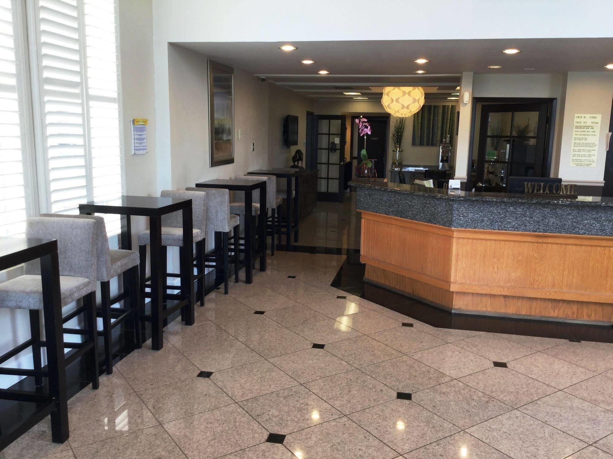 Prodigy Hotel, A Days Inn By Wyndham Davis Exterior foto